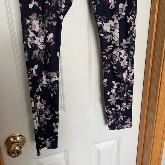 Athleta Challenge Bloom 7/8 Length Blue Floral Size Small - Picture 5 of 12
